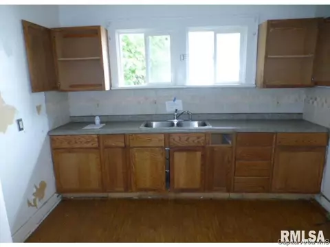 1921 E Pine St, Springfield, IL 62703 photo 4