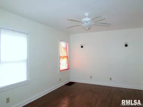 2424 S 5th, Springfield, IL 62703 photo 2