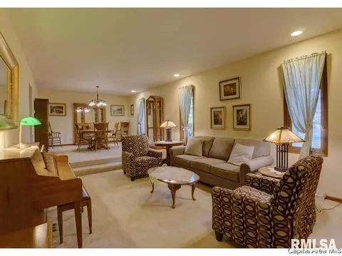 2501 Manchester Dr, Springfield, IL 62704 photo 10