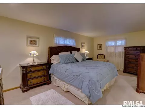 2501 Manchester Dr, Springfield, IL 62704 photo 15