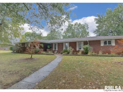 2501 Manchester Dr, Springfield, IL 62704 photo 1