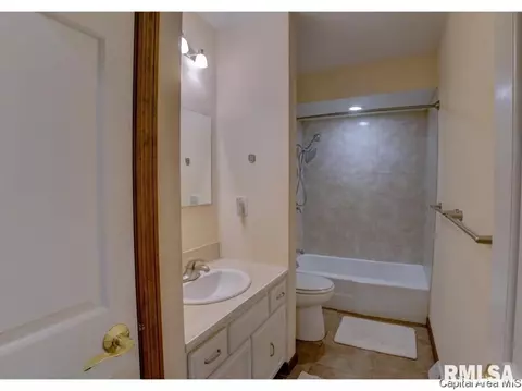 2501 Manchester Dr, Springfield, IL 62704 photo 20