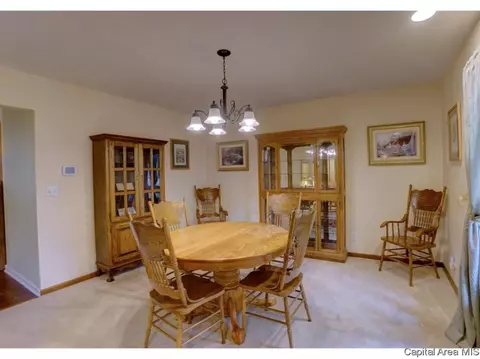 2501 Manchester Dr, Springfield, IL 62704 photo 11