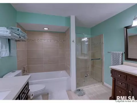 2501 Manchester Dr, Springfield, IL 62704 photo 16