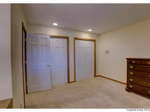 2501 Manchester Dr, Springfield, IL 62704 photo 18