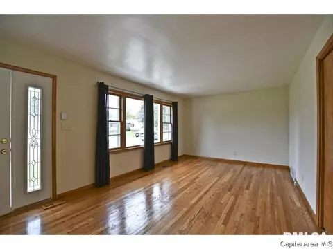 52 Bel Aire Dr, Springfield, IL 62703 photo 8