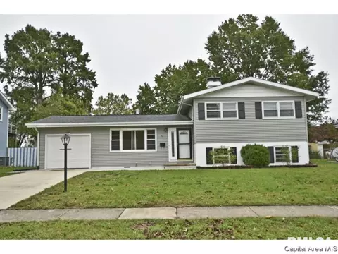 52 Bel Aire Dr, Springfield, IL 62703 photo 2