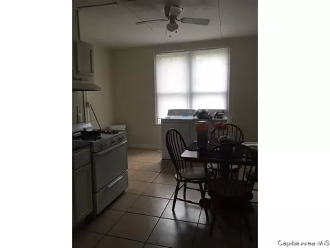 1011 S 12th St, Springfield, IL 62703 photo 3
