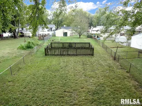1833 N Albany St, Springfield, IL 62702 photo 8