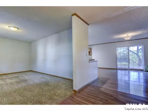 1844 Bruns Ln, Springfield, IL 62702 photo 4