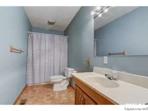 1844 Bruns Ln, Springfield, IL 62702 photo 14