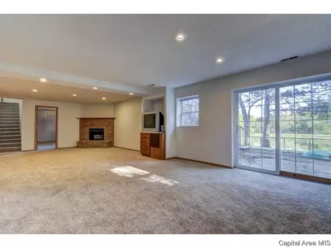 1844 Bruns Ln, Springfield, IL 62702 photo 27