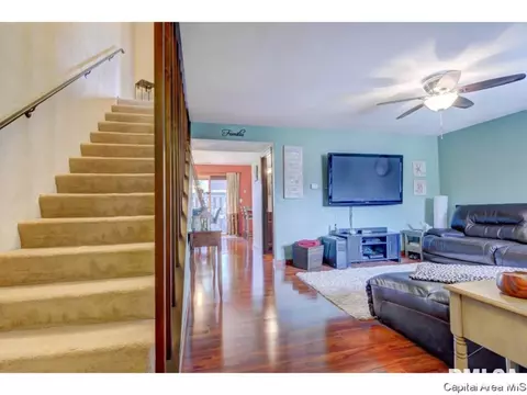20 Brookside Pl, Springfield, IL 62704 photo 3