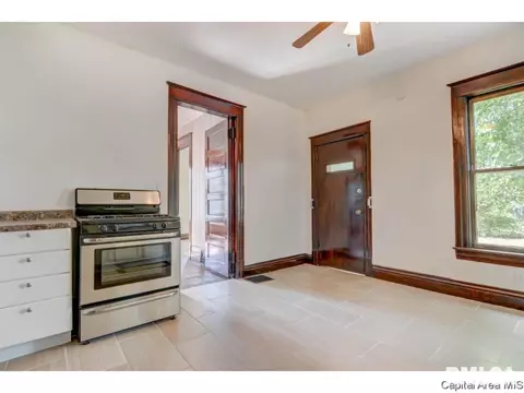 709 S 12th St, Springfield, IL 62703 photo 15