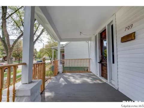 709 S 12th St, Springfield, IL 62703 photo 4