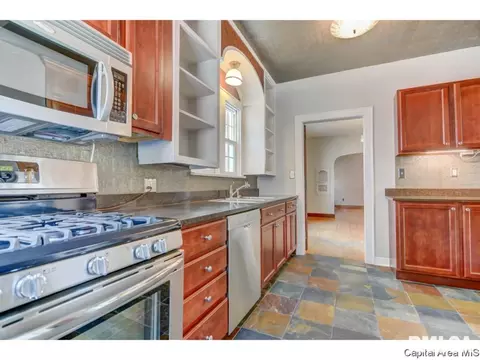 1925 S Walnut St, Springfield, IL 62704 photo 5