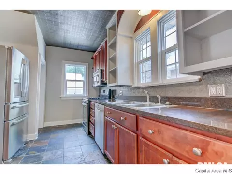 1925 S Walnut St, Springfield, IL 62704 photo 8
