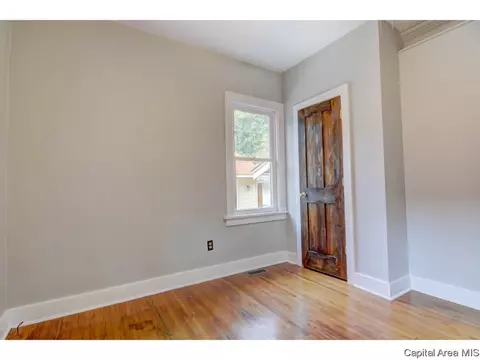 1925 S Walnut St, Springfield, IL 62704 photo 18