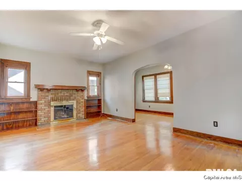 1925 S Walnut St, Springfield, IL 62704 photo 10