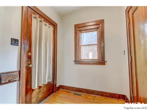 1925 S Walnut St, Springfield, IL 62704 photo 4