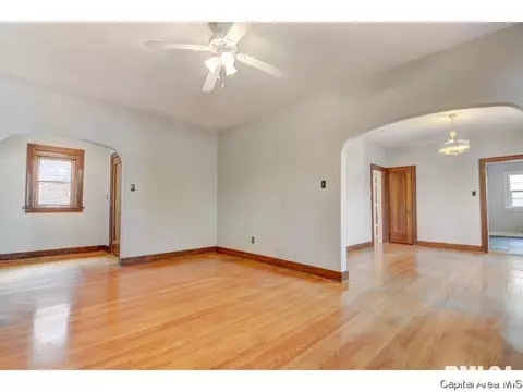 1925 S Walnut St, Springfield, IL 62704 photo 9