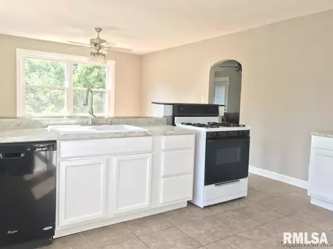 501 E Iles, Springfield, IL 62703 photo 7