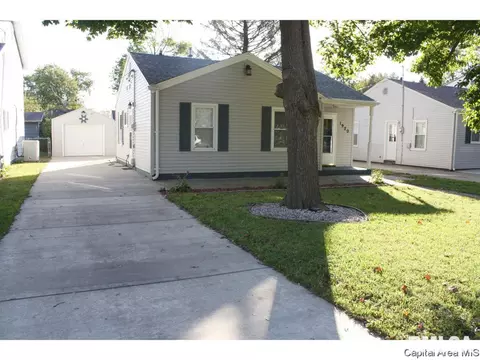1920 N 21st St, Springfield, IL 62702 photo 2