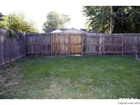 1920 N 21st St, Springfield, IL 62702 photo 13