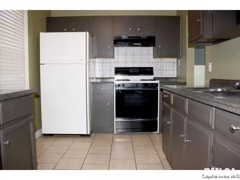 1920 N 21st St, Springfield, IL 62702 photo 10