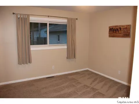 94 Windsor, Springfield, IL 62702 photo 17