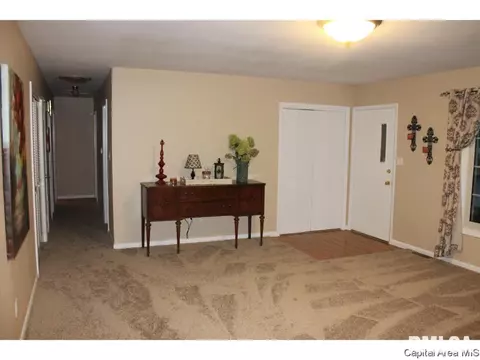 94 Windsor, Springfield, IL 62702 photo 6