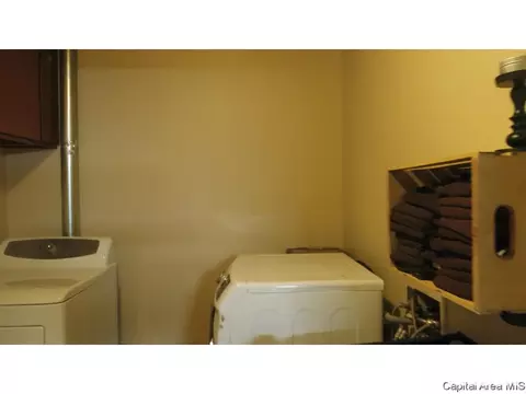 94 Windsor, Springfield, IL 62702 photo 12
