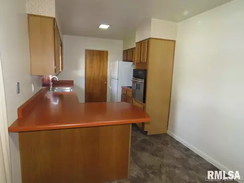 2705 Queensway Rd, Springfield, IL 62703 photo 3