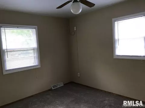 29 Beverly Dr, Springfield, IL 62702 photo 9