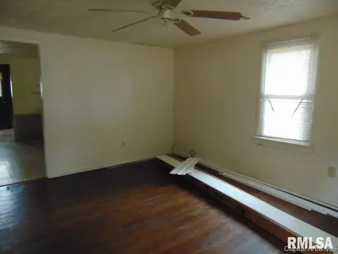 316 E Wilcox St, Springfield, IL 62707 photo 2