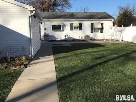 2554 Burton Dr, Springfield, IL 62703 photo 2