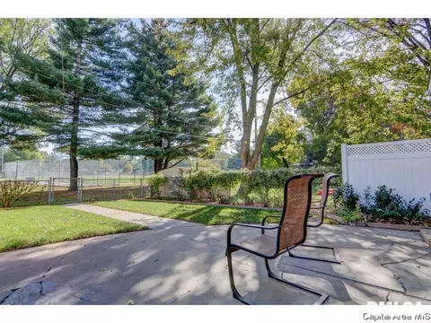 1920 Fairmont Dr, Springfield, IL 62702 photo 10