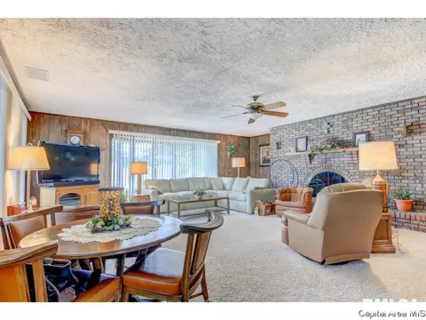 1920 Fairmont Dr, Springfield, IL 62702 photo 21