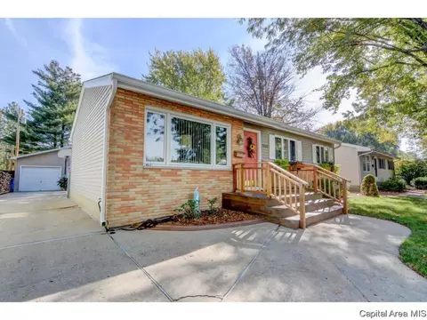 1920 Fairmont Dr, Springfield, IL 62702 photo 4