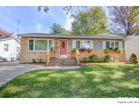 1920 Fairmont Dr, Springfield, IL 62702 photo 2