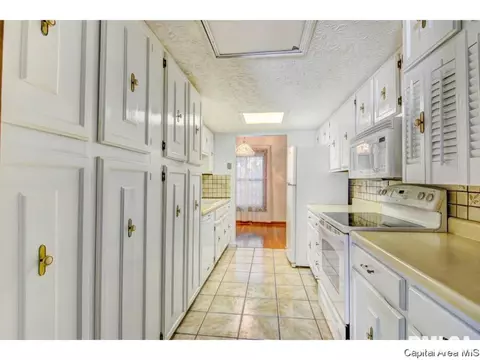 89 Country Pl, Springfield, IL 62703 photo 3