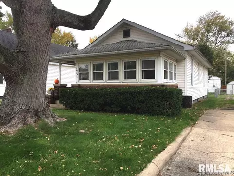 1231 Monument, Springfield, IL 62702 photo 3