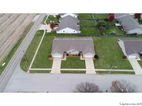 2601 Varsity Ct, Springfield, IL 62712 photo 2