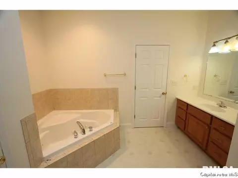 2601 Varsity Ct, Springfield, IL 62712 photo 22