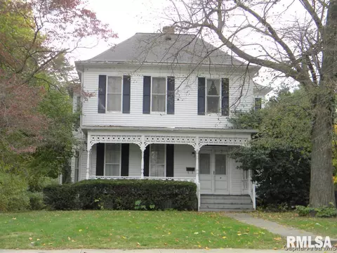 720 E State St, Jacksonville, IL 62650 photo 1