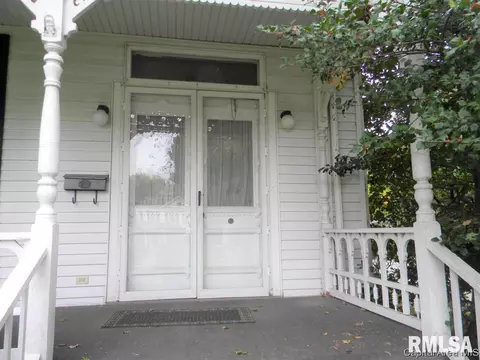 720 E State St, Jacksonville, IL 62650 photo 4