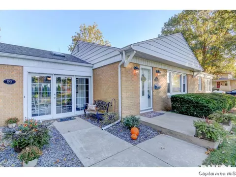 1301 Cherry, Springfield, IL 62704 photo 2