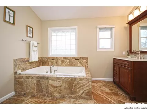 4101 Southwoods Rd, Springfield, IL 62711 photo 20