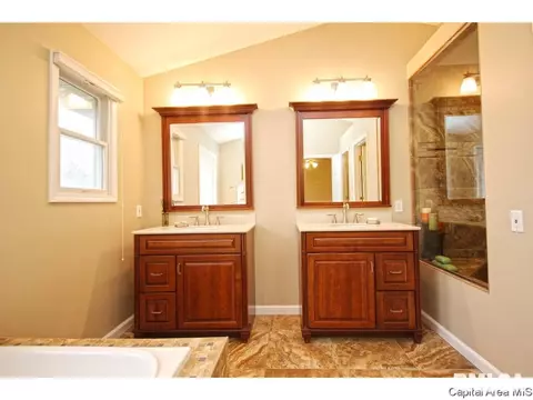 4101 Southwoods Rd, Springfield, IL 62711 photo 19