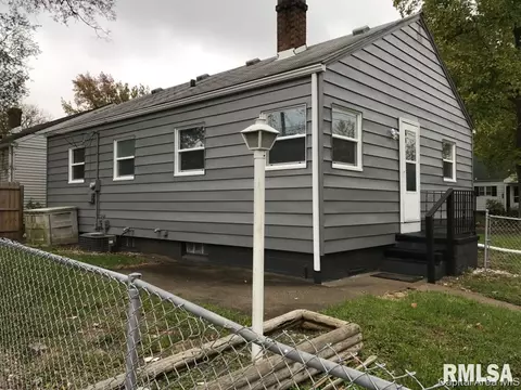 1 Ruth Ct, Springfield, IL 62704 photo 3